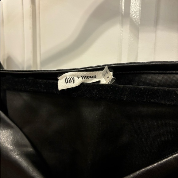 Leather top - Picture 2 of 2